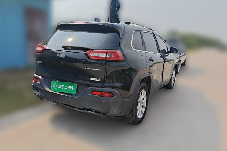 Used Jeep Cherokee 2016 2.0L Superior Edition Rear Right 45 Deg
