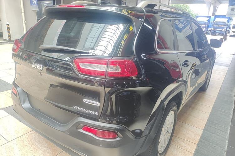 Used Jeep Cherokee 2016 2.4L Leading Smart Version Rear Right 45 Deg