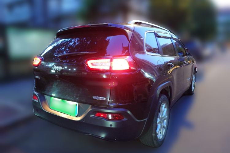 Used Jeep Cherokee 2016 2.0L Superior Edition Rear Right 45 Deg