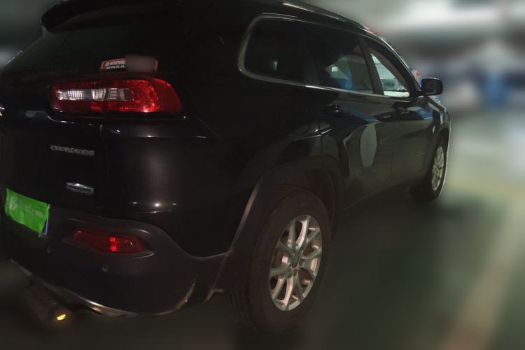 Used Jeep Cherokee 2016 2.4L Professional Smart Version Rear Right 45 Deg