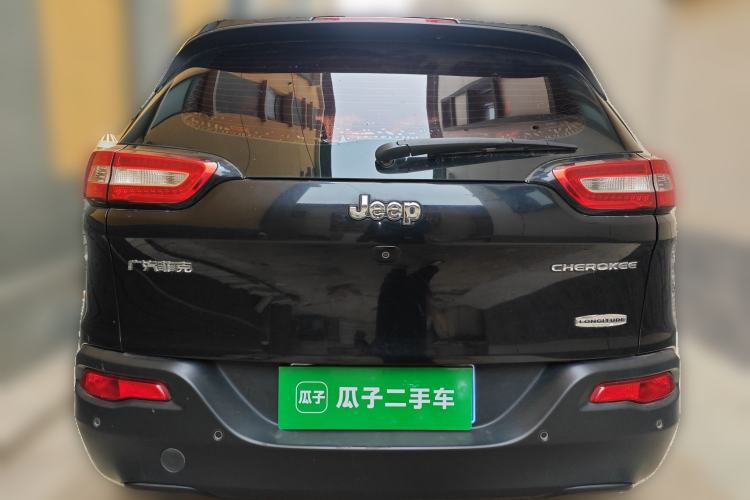 Used Jeep Cherokee 2016 2.0L Superior Edition Rear