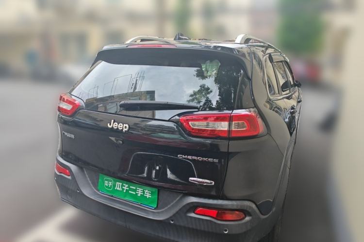 Used Jeep Cherokee 2016 2.0L Superior Edition Rear