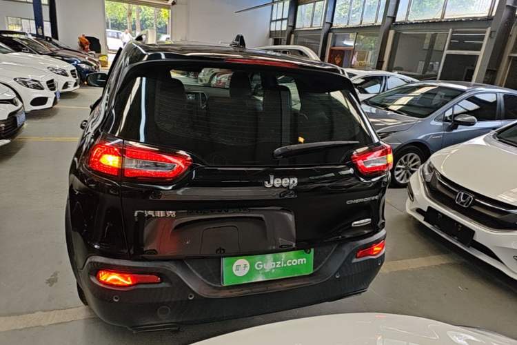 Used Jeep Cherokee 2016 2.4L Leading Edition Rear