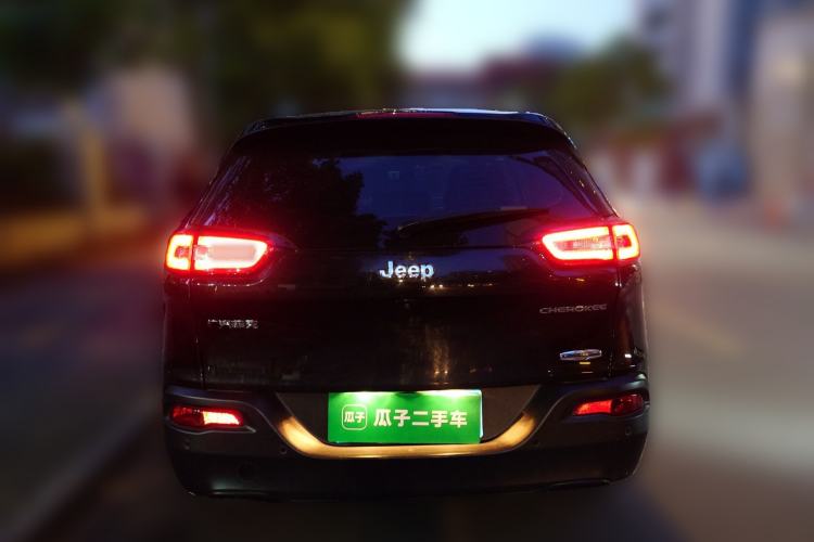 Used Jeep Cherokee 2016 2.0L Superior Edition Rear