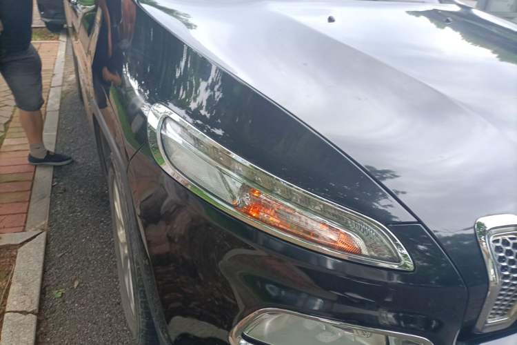 Used Jeep Cherokee 2016 2.0L Superior Edition Right Front Headlight