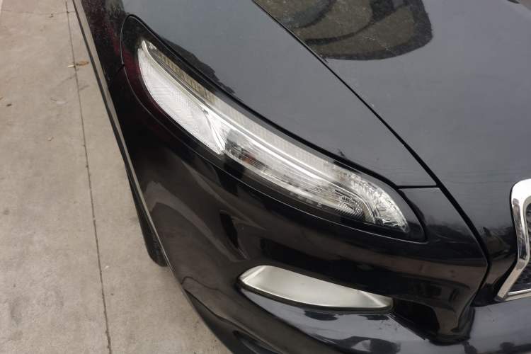 Used Jeep Cherokee 2016 2.4L Leading Edition Right Front Headlight