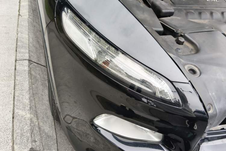 Used Jeep Cherokee 2016 2.4L Professional Smart Version Right Front Headlight
