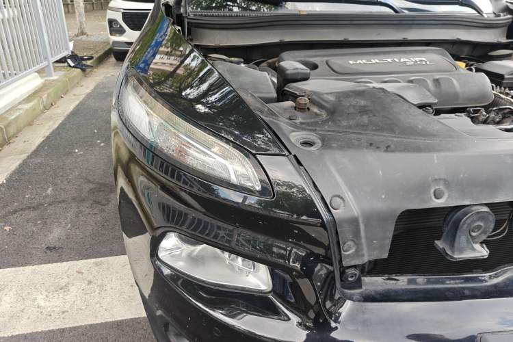 Used Jeep Cherokee 2016 2.4L Professional Edition Right Front Headlight