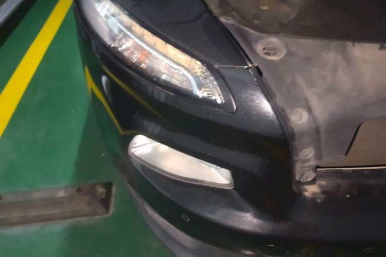 Used Jeep Cherokee 2016 2.4L Leading Edition Right Front Headlight