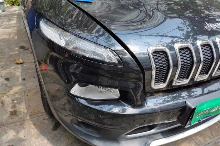 Used Jeep Cherokee 2016 2.4L Professional Edition Right Front Headlight