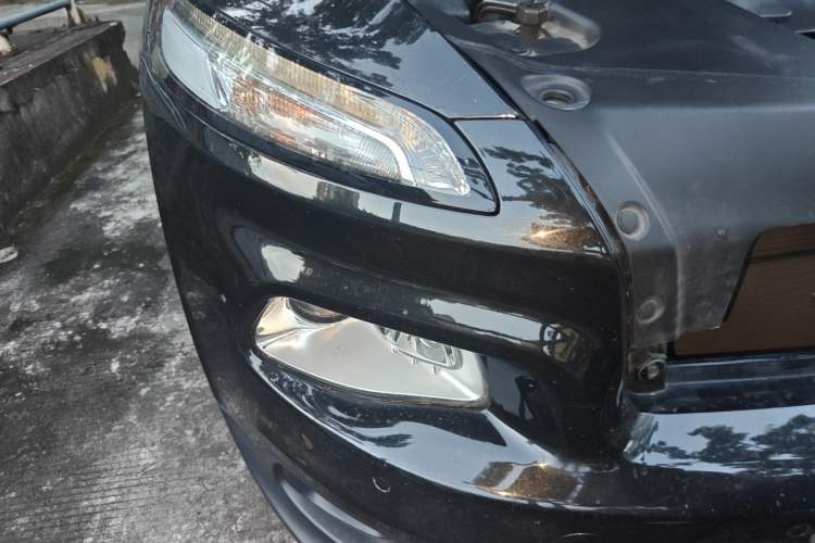 Used Jeep Cherokee 2016 2.4L Leading Edition Right Front Headlight