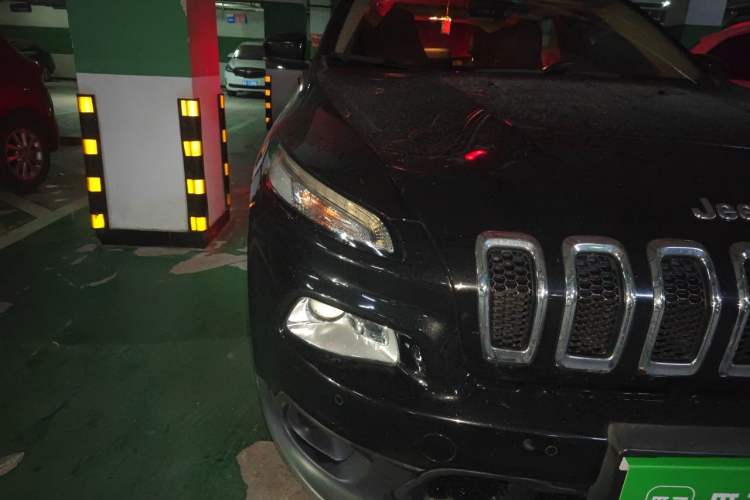 Used Jeep Cherokee 2016 2.4L Leading Edition Right Front Headlight