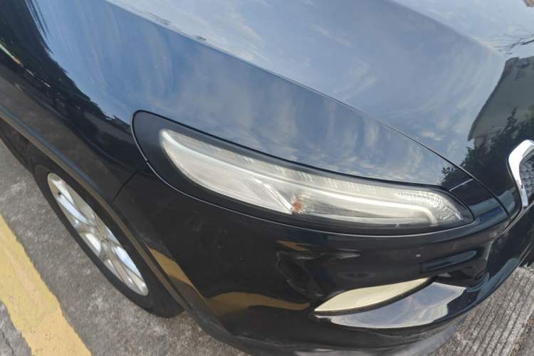 Used Jeep Cherokee 2016 2.4L Leading Smart Version Right Front Headlight