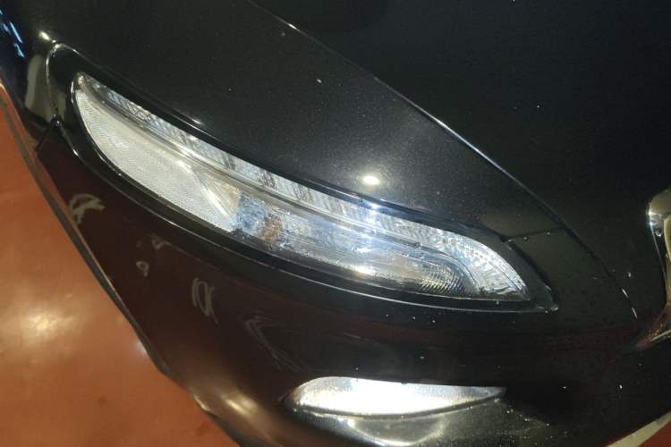 Used Jeep Cherokee 2016 2.4L Professional Edition Right Front Headlight