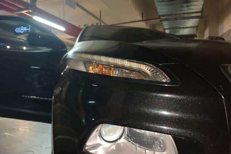 Used Jeep Cherokee 2016 2.4L Professional Smart Version Right Front Headlight