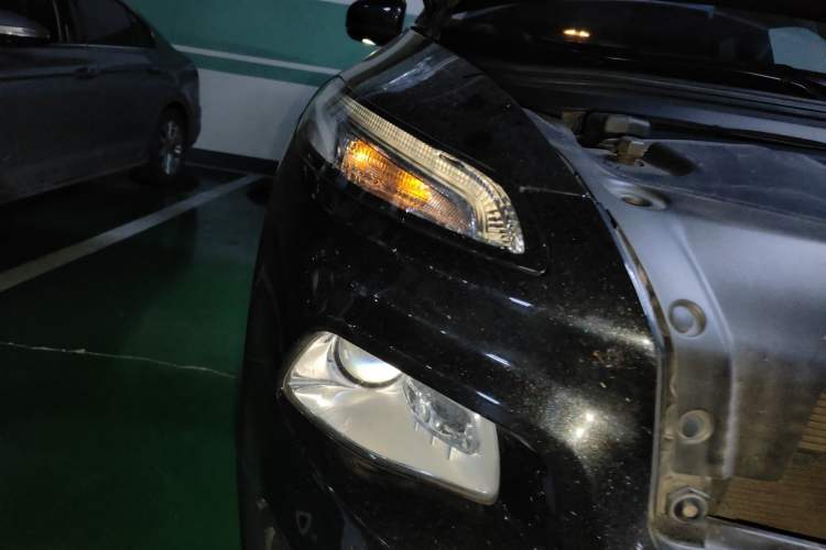 Used Jeep Cherokee 2016 2.4L Professional Edition Right Front Headlight