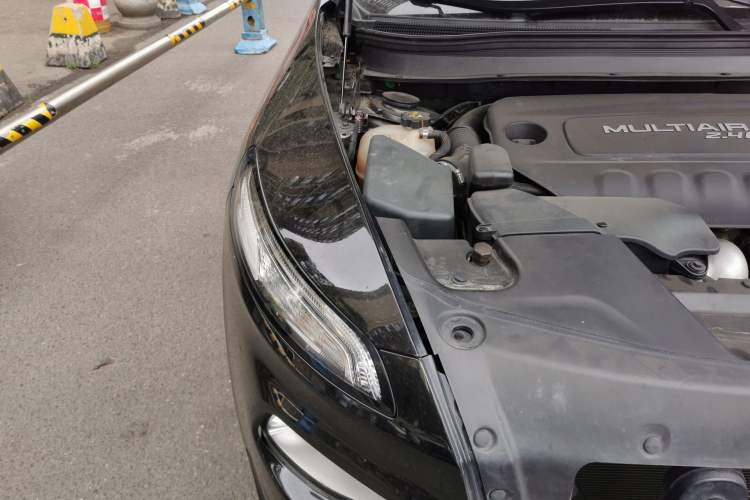 Used Jeep Cherokee 2016 2.4L Leading Edition Right Front Headlight