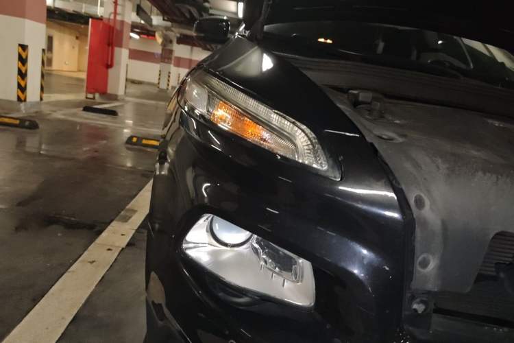 Used Jeep Cherokee 2016 2.4L Leading Edition Right Front Headlight