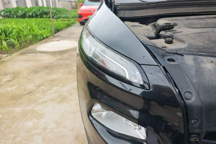Used Jeep Cherokee 2016 2.4L Professional Smart Version Right Front Headlight