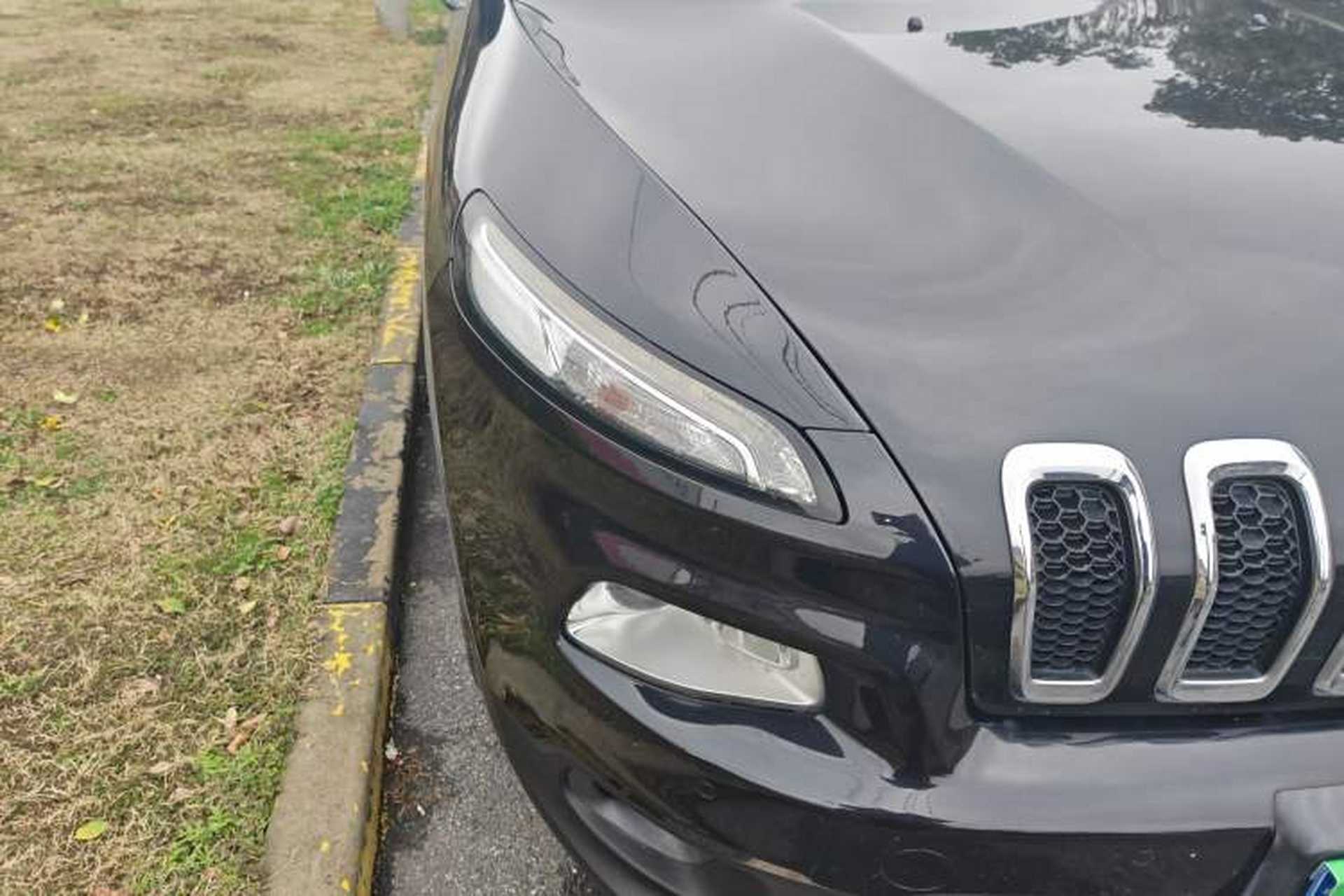 Used Jeep Cherokee 2016 2.0L Superior Edition Right Front Headlight