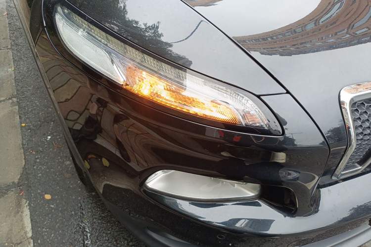 Used Jeep Cherokee 2016 2.4L Leading Edition Right Front Headlight