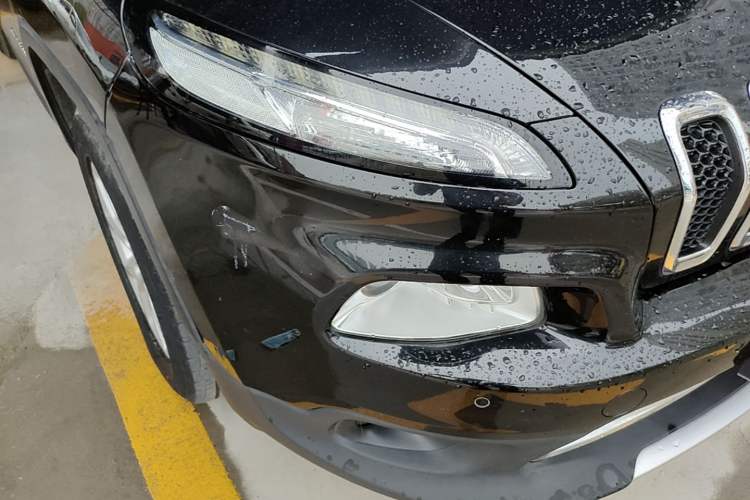Used Jeep Cherokee 2016 2.4L Professional Edition Right Front Headlight
