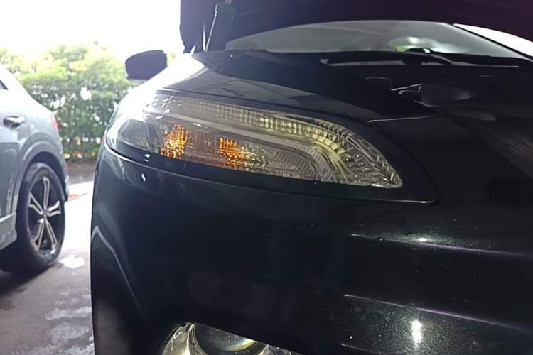 Used Jeep Cherokee 2016 2.4L Professional Smart Version Right Front Headlight