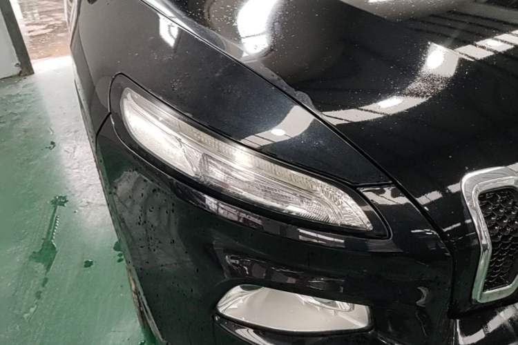 Used Jeep Cherokee 2016 2.4L Professional Smart Version Right Front Headlight