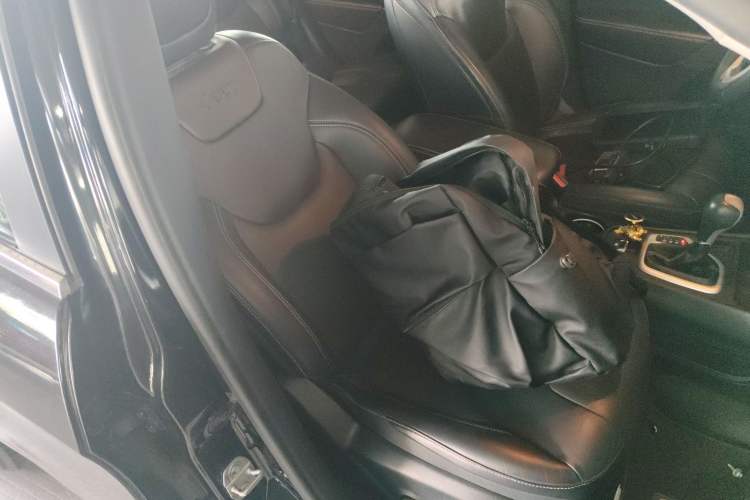 Used Jeep Cherokee 2016 2.4L Leading Edition Right Front Seat