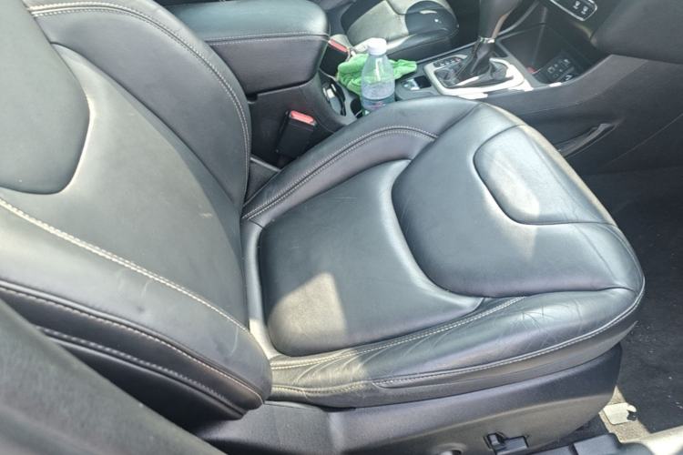 Used Jeep Cherokee 2016 2.0L Superior Edition Right Front Seat