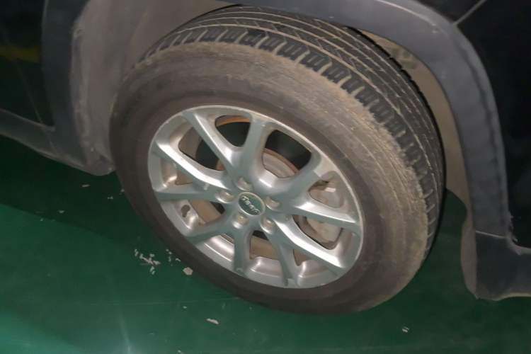 Used Jeep Cherokee 2016 2.4L Leading Edition Right Front Wheel Hub