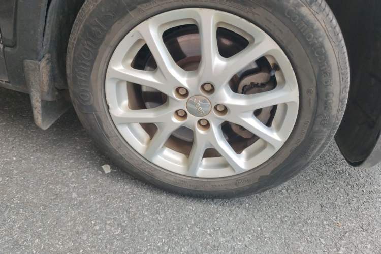 Used Jeep Cherokee 2016 2.4L Leading Edition Right Front Wheel Hub