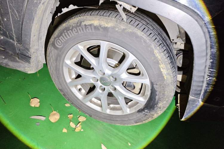 Used Jeep Cherokee 2016 2.4L Leading Edition Right Front Wheel Hub