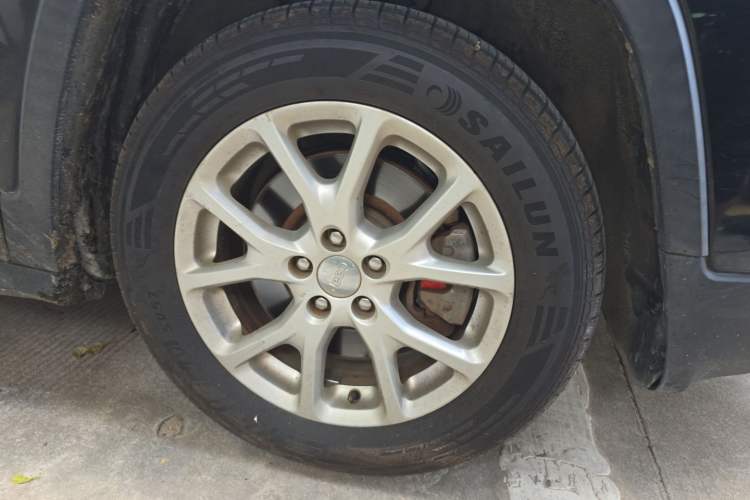 Used Jeep Cherokee 2016 2.4L Leading Edition Right Front Wheel Hub
