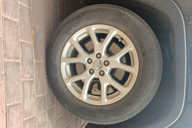 Used Jeep Cherokee 2016 2.4L Leading Edition Right Front Wheel Hub