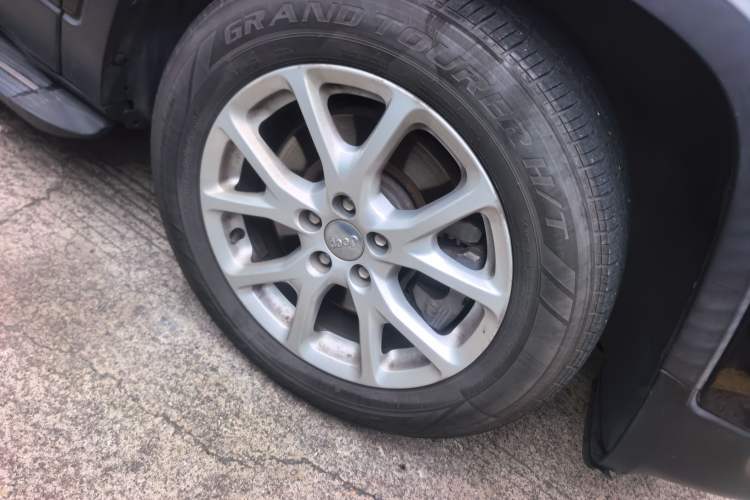 Used Jeep Cherokee 2016 2.4L Leading Smart Version Right Front Wheel Hub