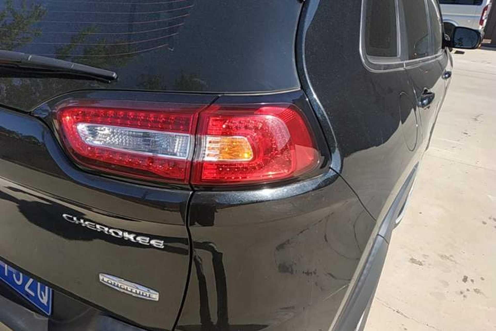 Used Jeep Cherokee 2016 2.4L Leading Edition Right Rear Taillight