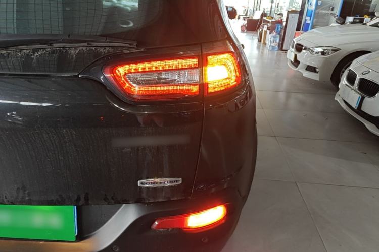 Used Jeep Cherokee 2016 2.4L Professional Edition Right Rear Taillight