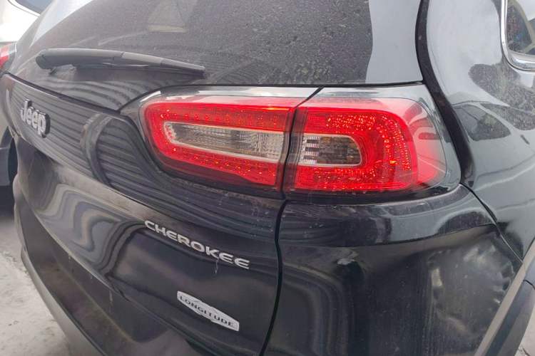 Used Jeep Cherokee 2016 2.4L Leading Edition Right Rear Taillight