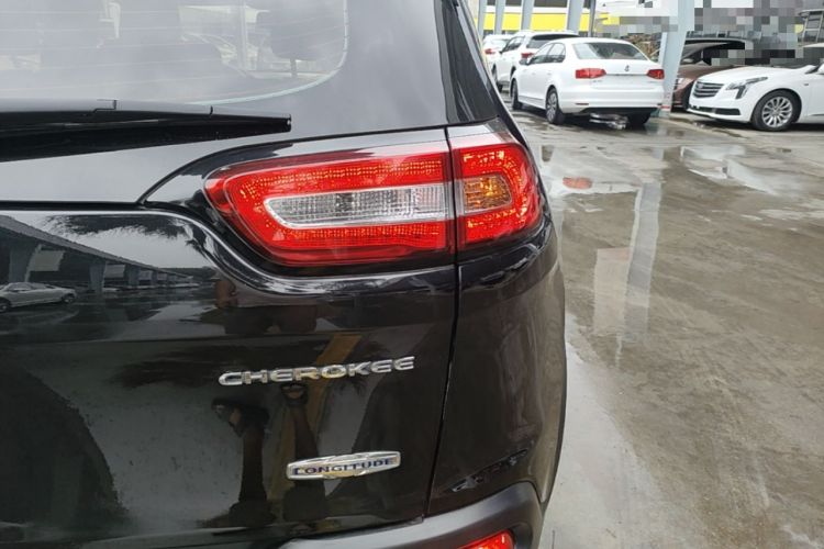 Used Jeep Cherokee 2016 2.4L Leading Edition Right Rear Taillight