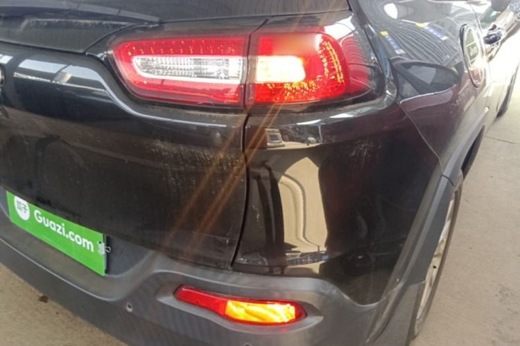 Used Jeep Cherokee 2016 2.0L Superior Edition Right Rear Taillight