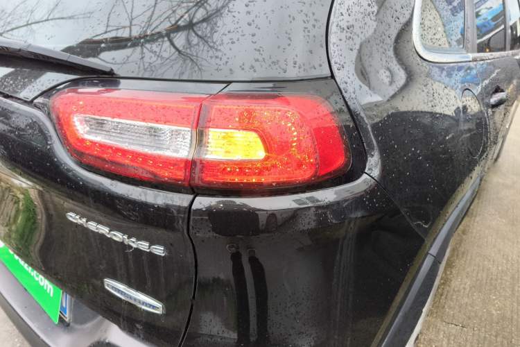 Used Jeep Cherokee 2016 2.4L Leading Edition Right Rear Taillight