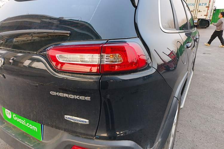 Used Jeep Cherokee 2016 2.4L Leading Smart Version Right Rear Taillight