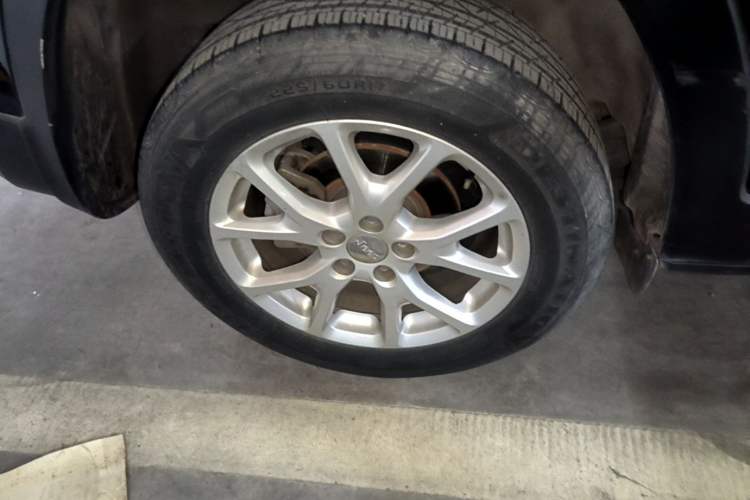 Used Jeep Cherokee 2016 2.4L Leading Edition Right Rear Wheel Hub