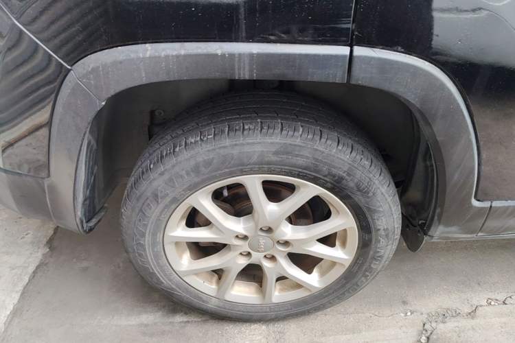 Used Jeep Cherokee 2016 2.4L Leading Edition Right Rear Wheel Hub