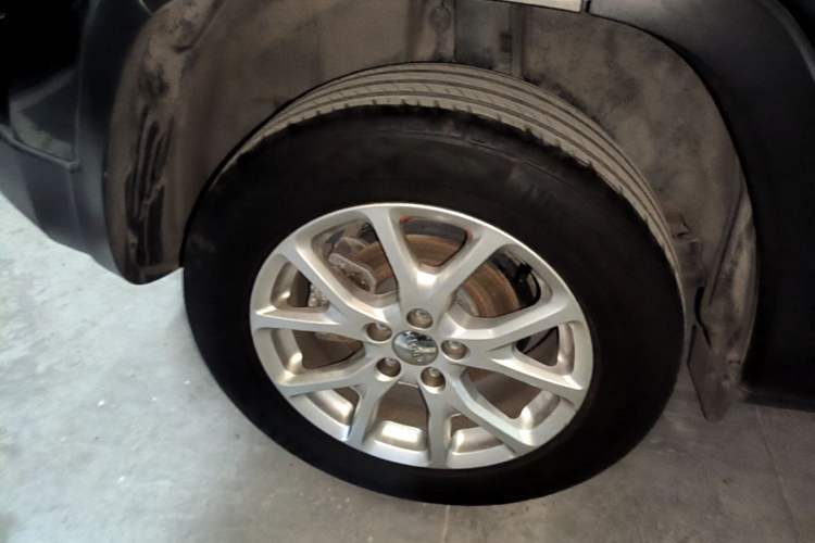 Used Jeep Cherokee 2016 2.0L Superior Edition Right Rear Wheel Hub