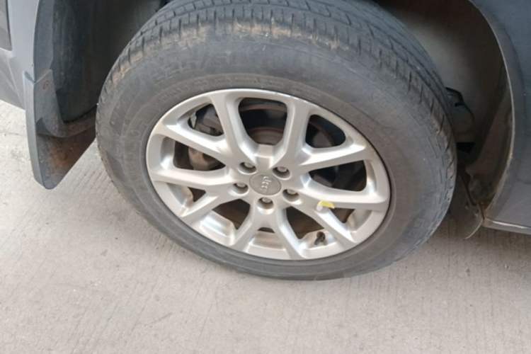 Used Jeep Cherokee 2016 2.0L Superior Edition Right Rear Wheel Hub