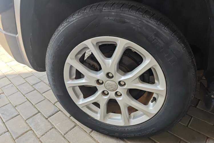 Used Jeep Cherokee 2016 2.4L Leading Smart Version Right Rear Wheel Hub