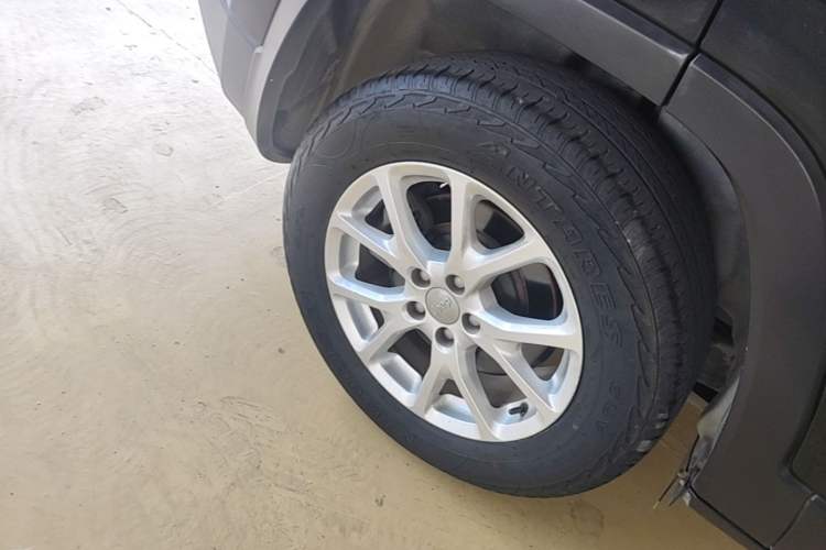 Used Jeep Cherokee 2016 2.4L Professional Smart Version Right Rear Wheel Hub