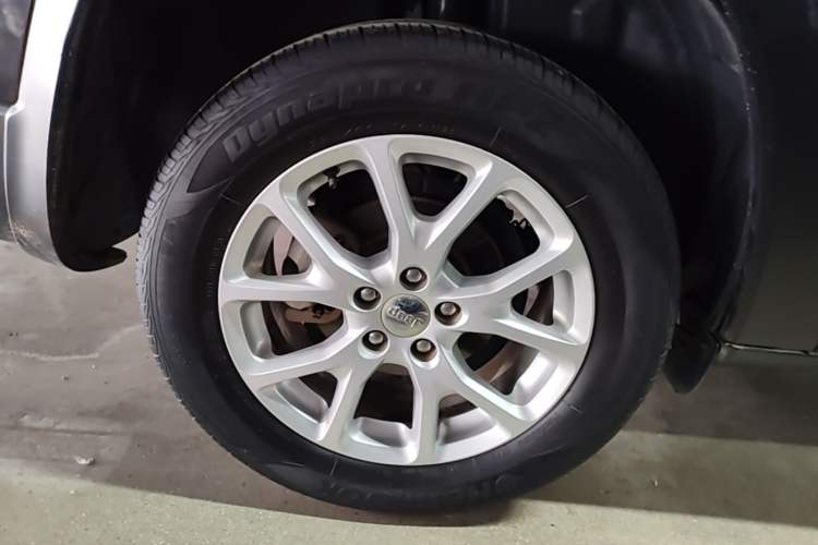 Used Jeep Cherokee 2016 2.0L Superior Edition Right Rear Wheel Hub